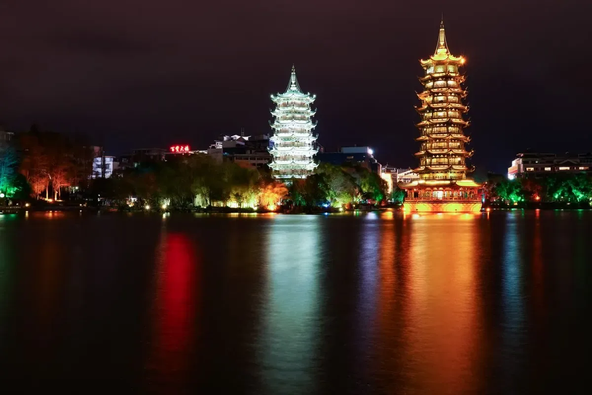 Two Rivers and Four Lakes: Night Cruise Piers, Route Map & Pagoda Lights